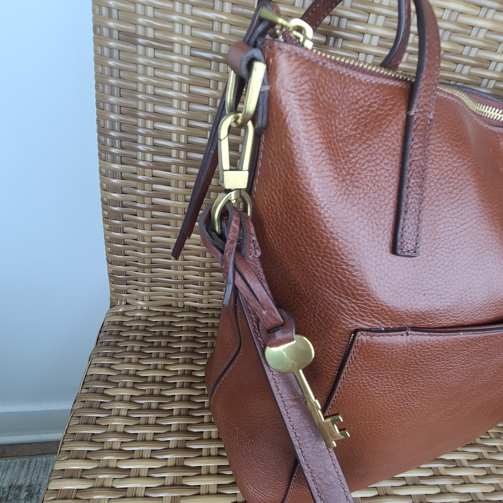 Fossil Evelyn Tote Shoulder Crossbody Bag Leather Brown Gold Hardware NWOT - Picture 7 of 15